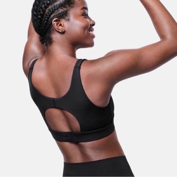 Outdoor Voices Lightform Circle Back Bra in Black (S) - Picture 2 of 12